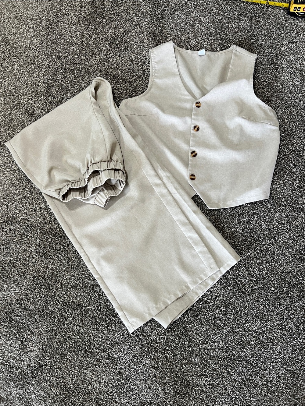 Sleeveless Button Vest and Wide-Leg Pants Set in Light Beige